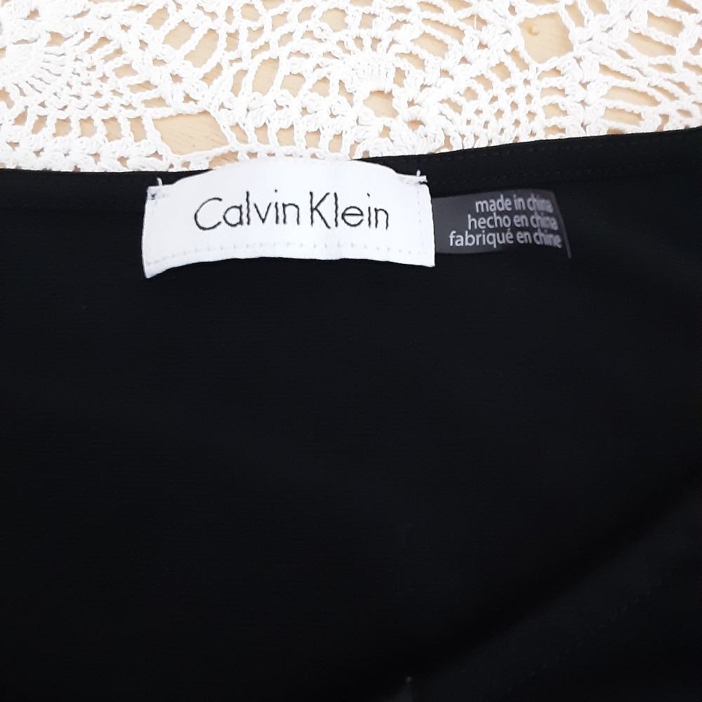 Calvin Klein - Picture 4 of 5